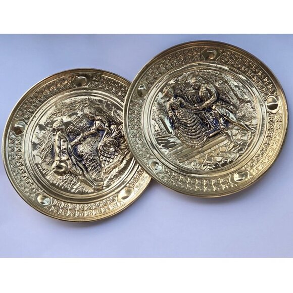 Set of 2 Vintage Brass Embossed Metal Wall  Plates, Romantic Scenes - Picture 1 of 14